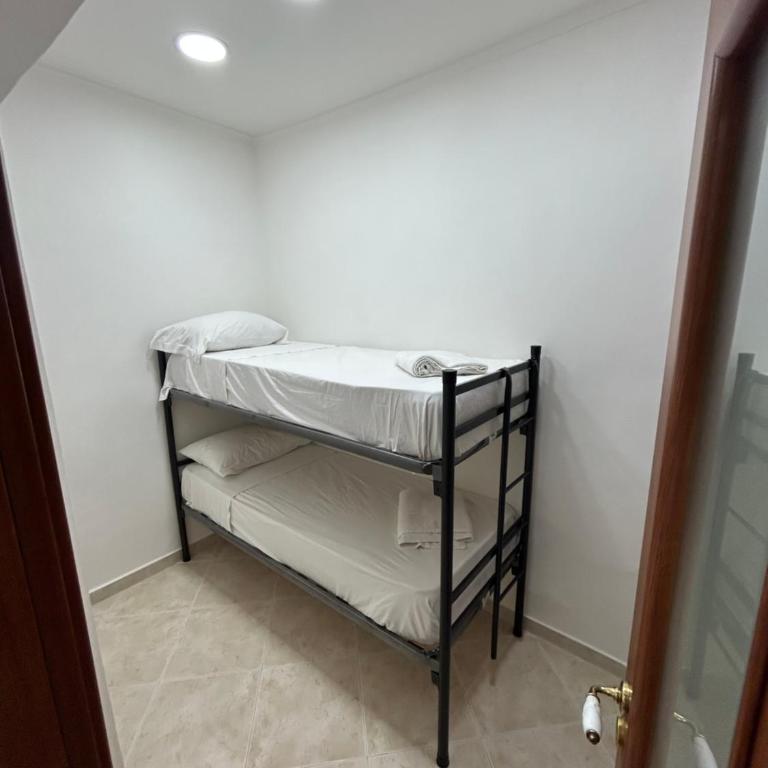 HV Dora apartment Naples historic center - Apartment with Balcony - 8