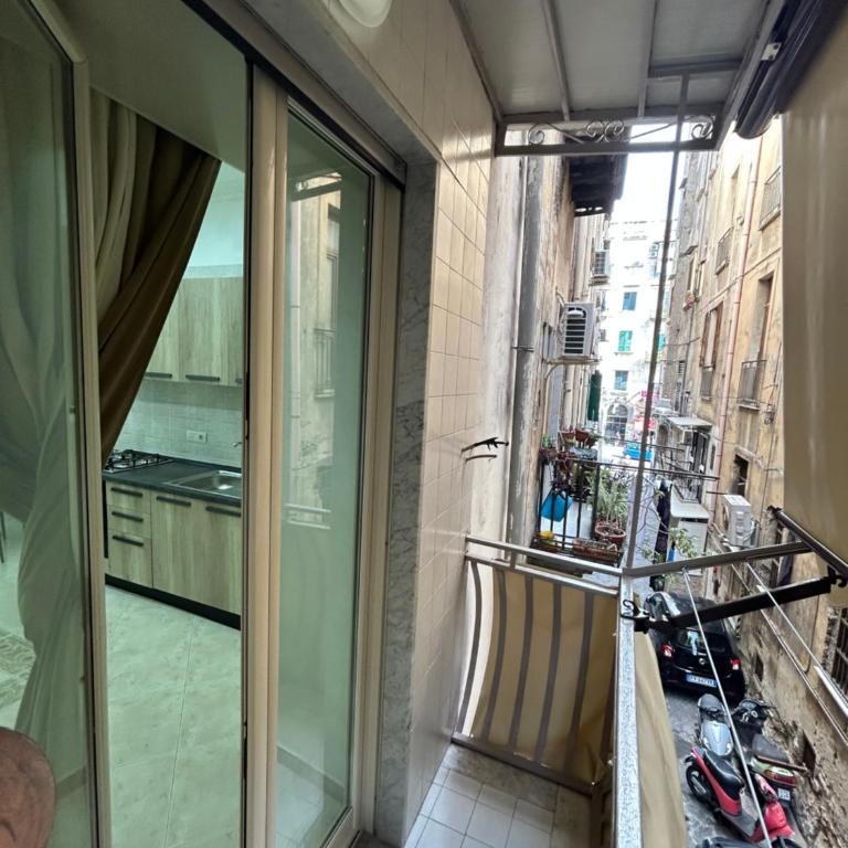 HV Dora apartment Naples historic center - Apartment with Balcony - 15