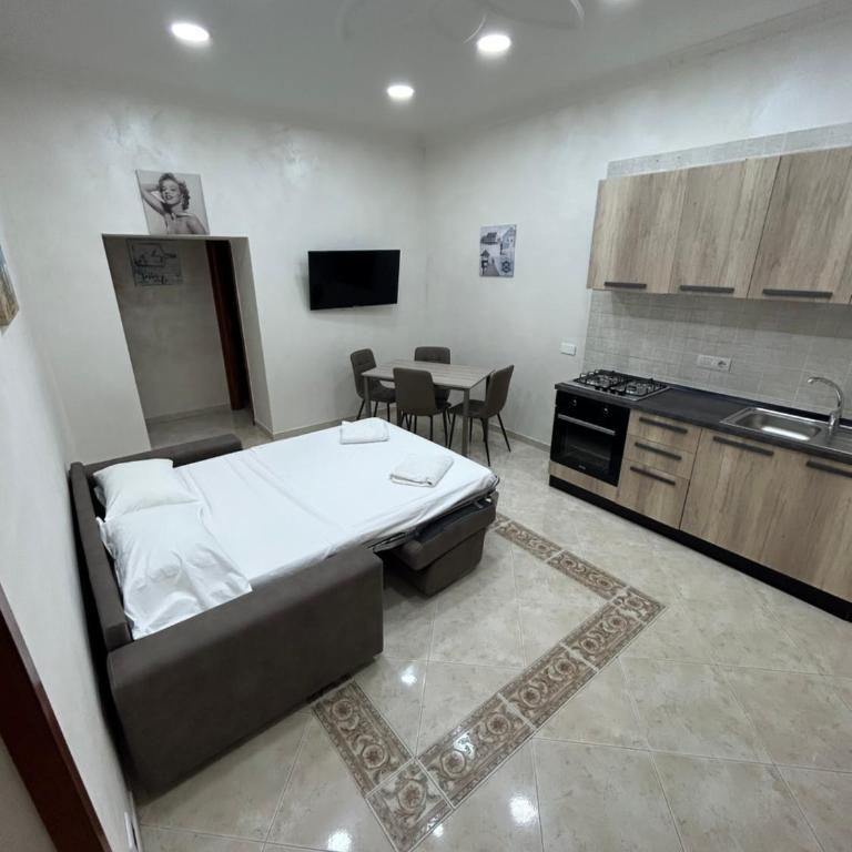 HV Dora apartment Naples historic center - Apartment with Balcony - 14