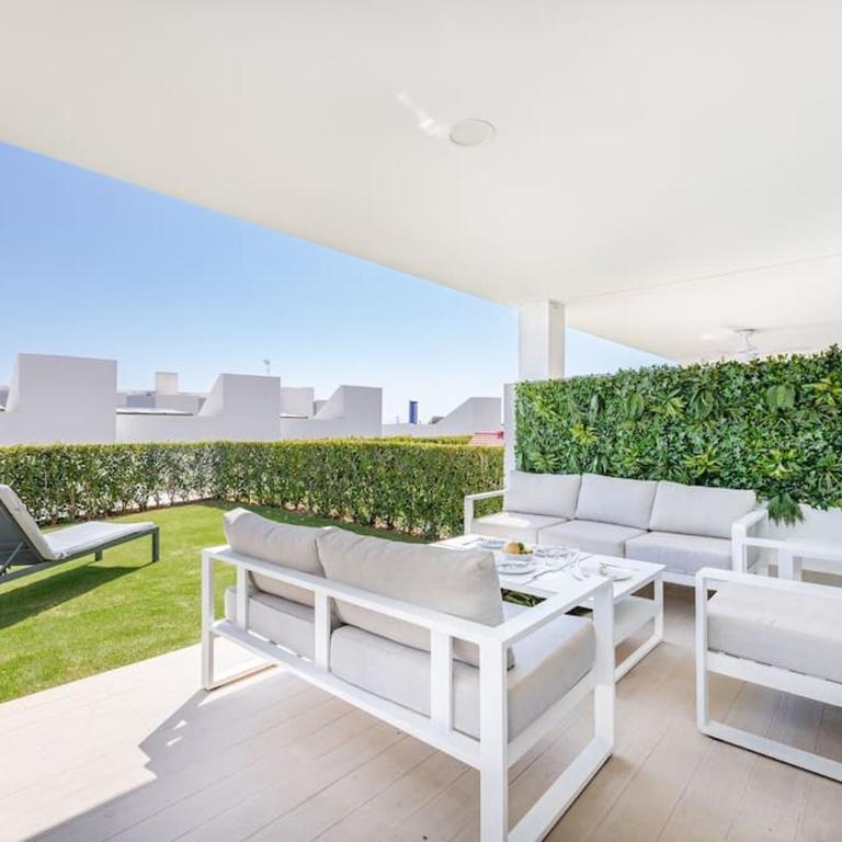 Stunning 2 bedroom Ground floor Le Mirage RDR339 - Two-Bedroom Apartment - 4