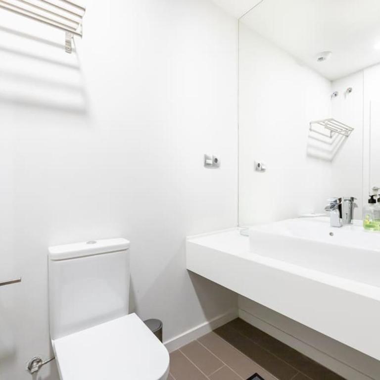 Stunning 2 bedroom Ground floor Le Mirage RDR339 - Two-Bedroom Apartment - 8
