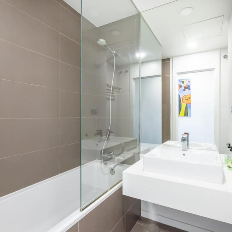Stunning 2 bedroom Ground floor Le Mirage RDR339 - Two-Bedroom Apartment - 13