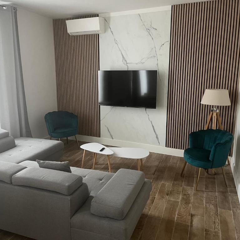 Le Victor - Two-Bedroom Apartment - 3