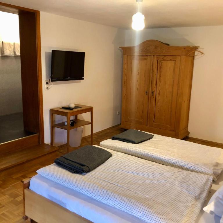 Haus Huber - Apartment mit 3 Schlafzimmern und Dusche - 3