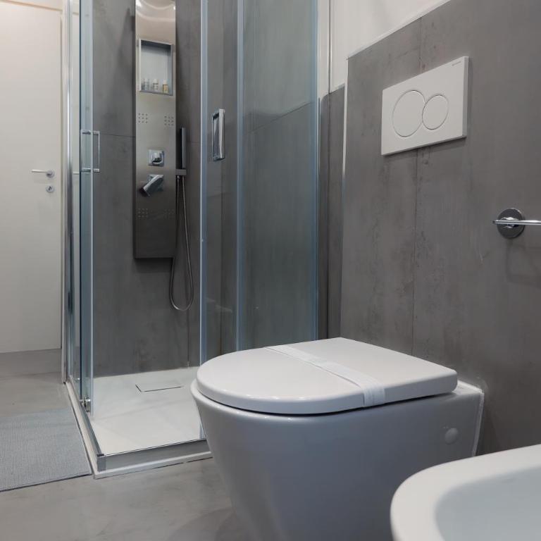 [Centro Storico] Moderno Trilocale con Balcone - Appartamento con 2 Camere da Letto - 14