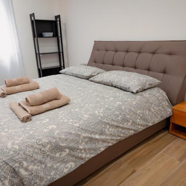 [Centro Storico] Moderno Trilocale con Balcone - Appartamento con 2 Camere da Letto - 20