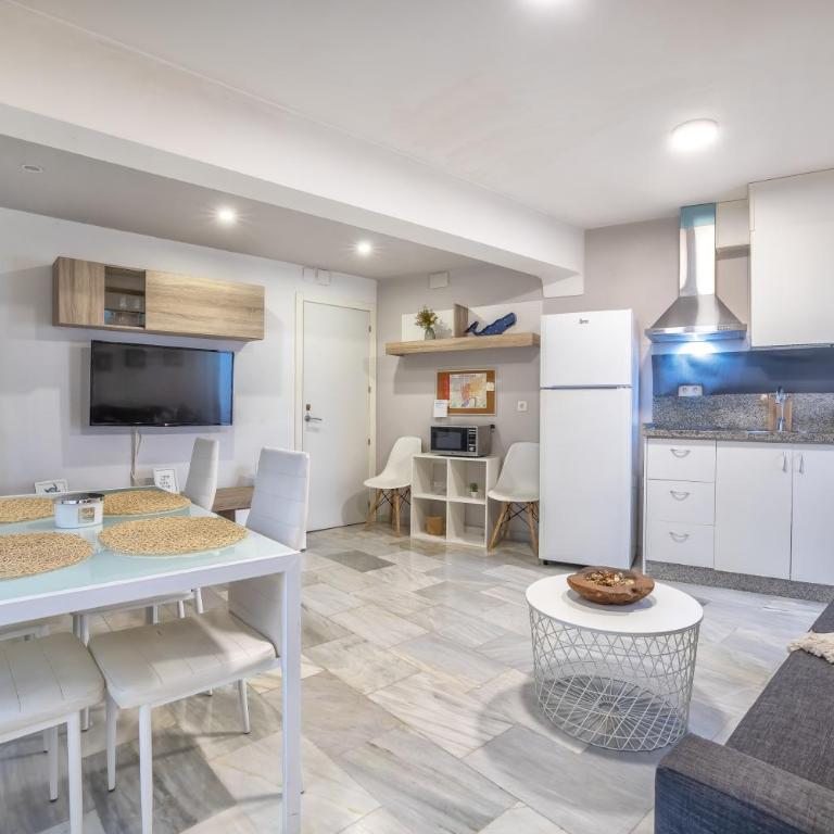 Encanto en la Judería: Apartamento con Patio - Apartamento de 2 dormitorios - 2