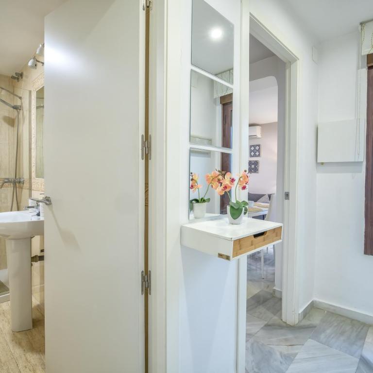Encanto en la Judería: Apartamento con Patio - Apartamento de 2 dormitorios - 20