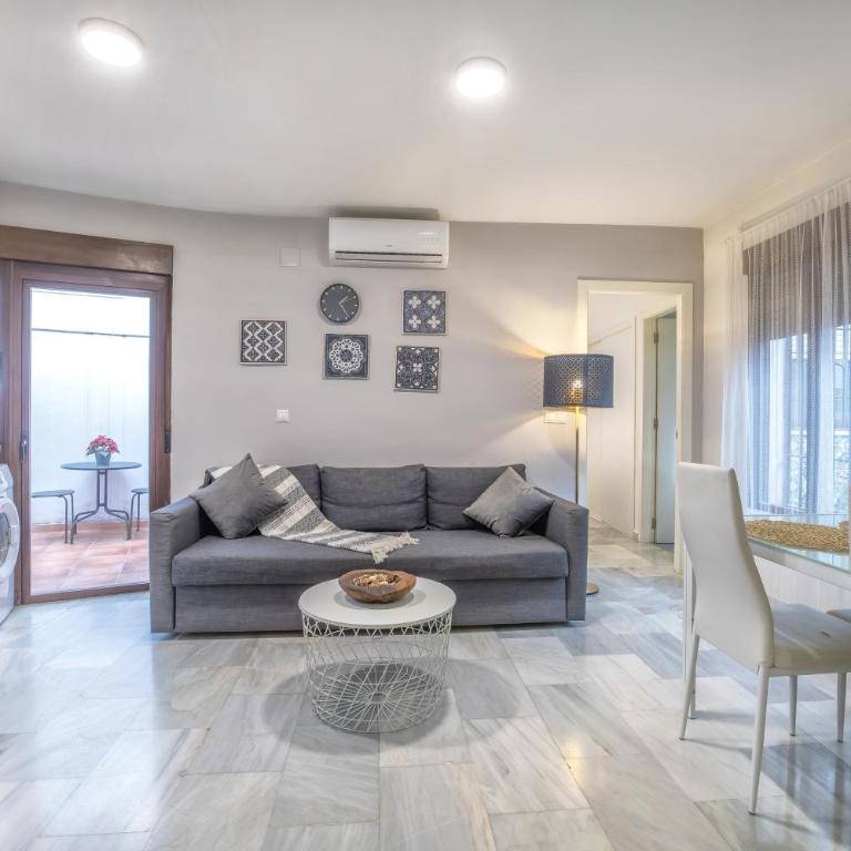 Encanto en la Judería: Apartamento con Patio - Apartamento de 2 dormitorios - 8