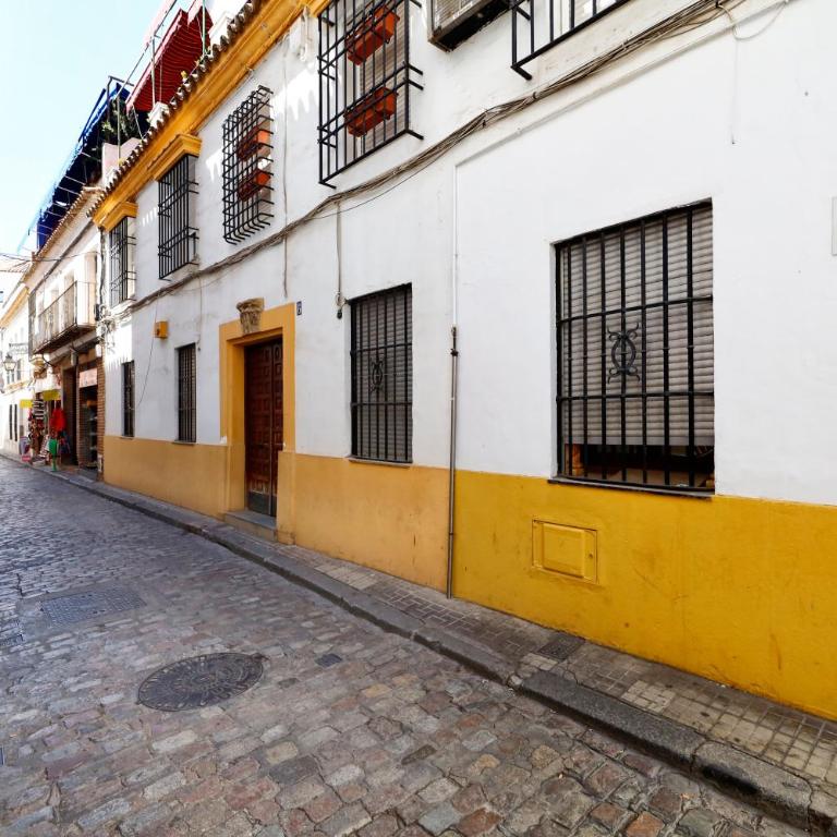 Encanto en la Judería: Apartamento con Patio - Apartamento de 2 dormitorios - 25