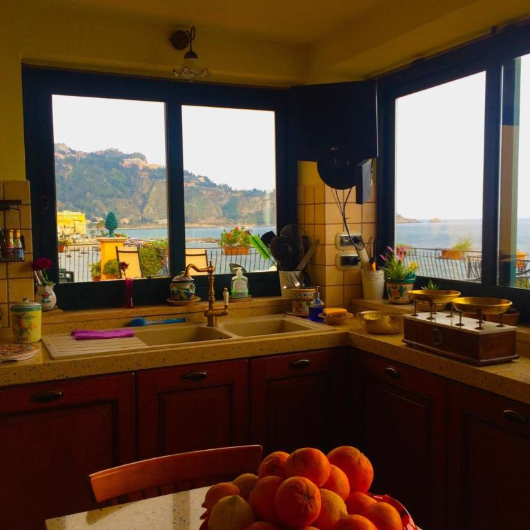 Miriam Sea Front Apartment Jacuzzi - Appartamento con 2 Camere da Letto e Vista Mare - 17