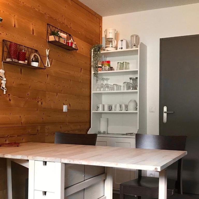Appartement Rénové, Accès Direct aux Pistes, Balcon, Parking Gratuit, 5 Pers. - FR-1-181-2473 - Appartement - 2