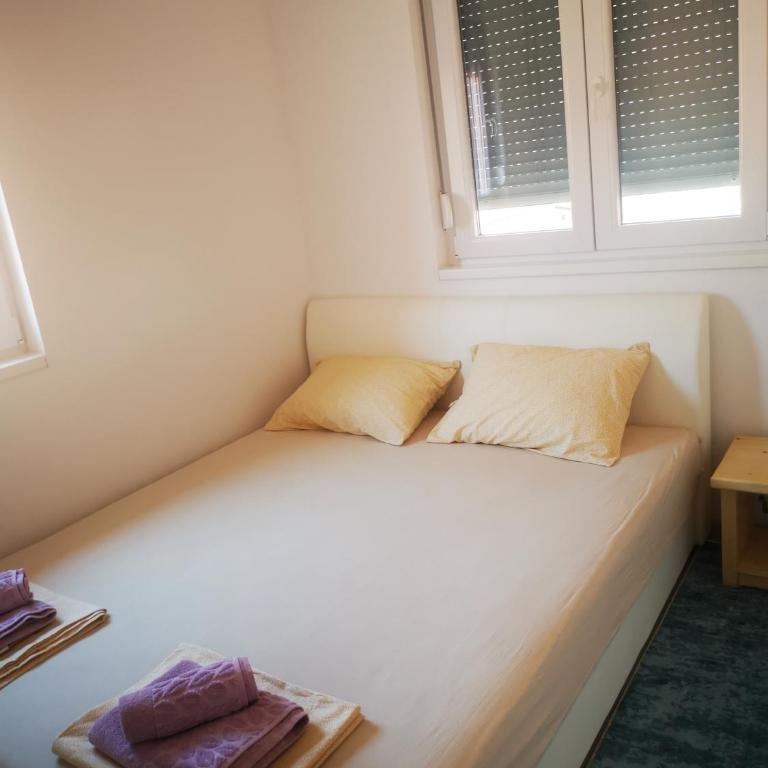 Apartman and rooms Dream House - Two-Bedroom Apartment - 15