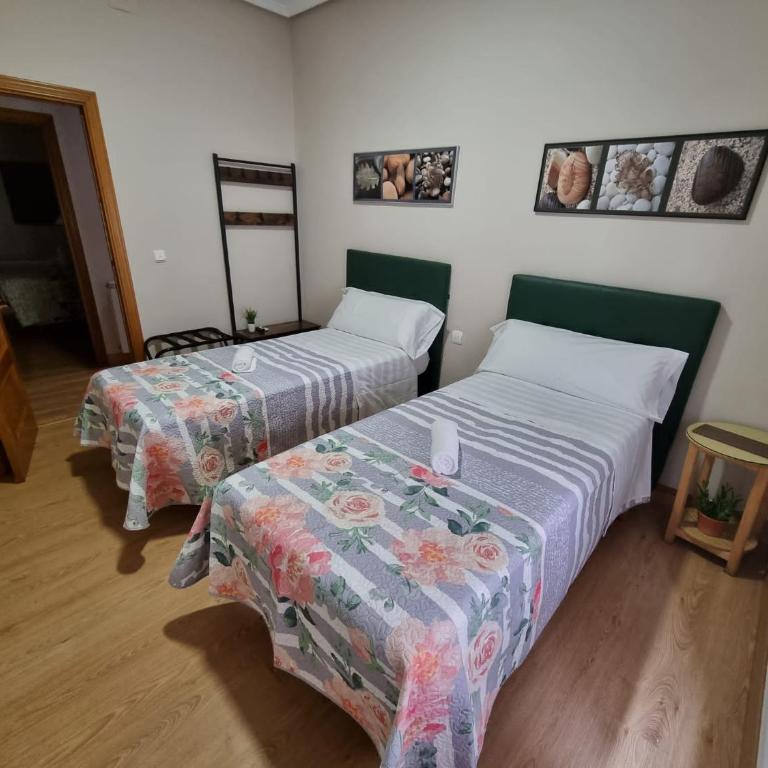 Pension Loinaz - Habitación Doble con baño compartido - 2 camas - 7
