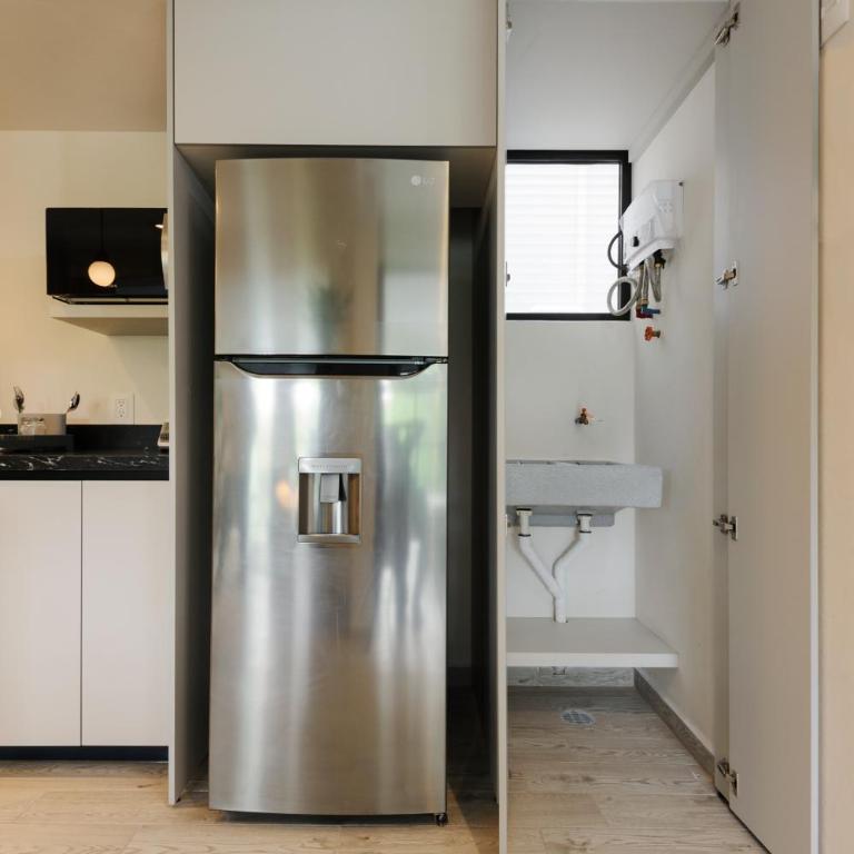 Choapan 28 - Lux Apartments in Condesa - Suite with Balcony - 9