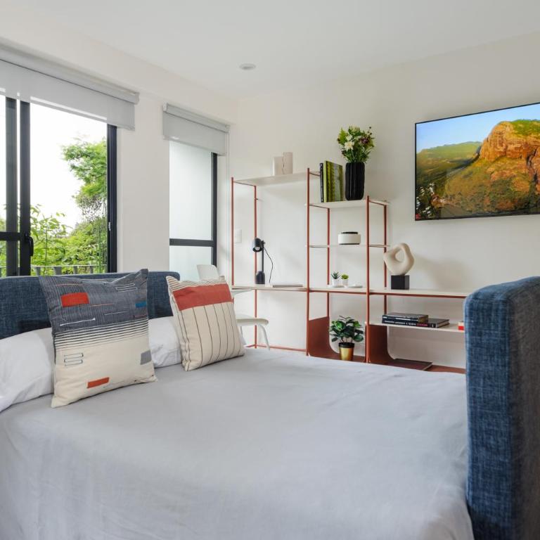 Choapan 28 - Lux Apartments in Condesa - Suite with Balcony - 11