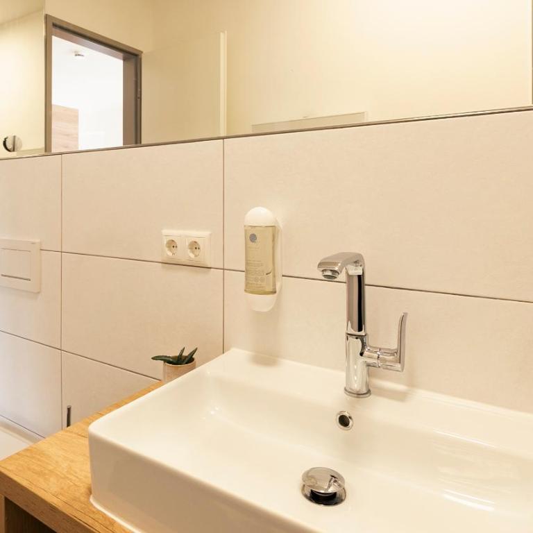 Henrys Sleeping am Augsburger Eiskanal - Bett im gemischten 6-Bett-Schlafsaal - 3