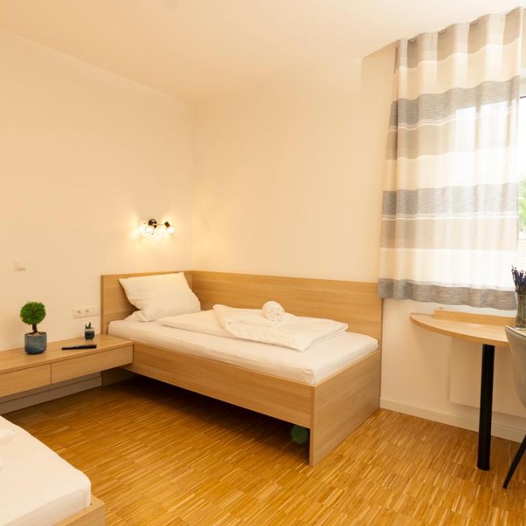 Henrys Sleeping am Augsburger Eiskanal - Zweibettzimmer - 6