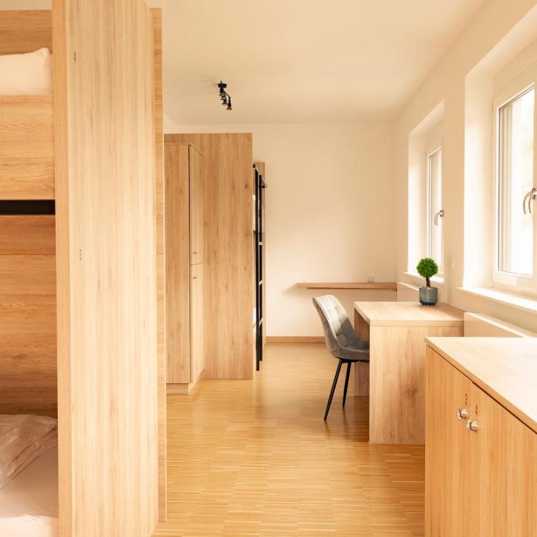 Henrys Sleeping am Augsburger Eiskanal - Bett im gemischten 6-Bett-Schlafsaal - 6