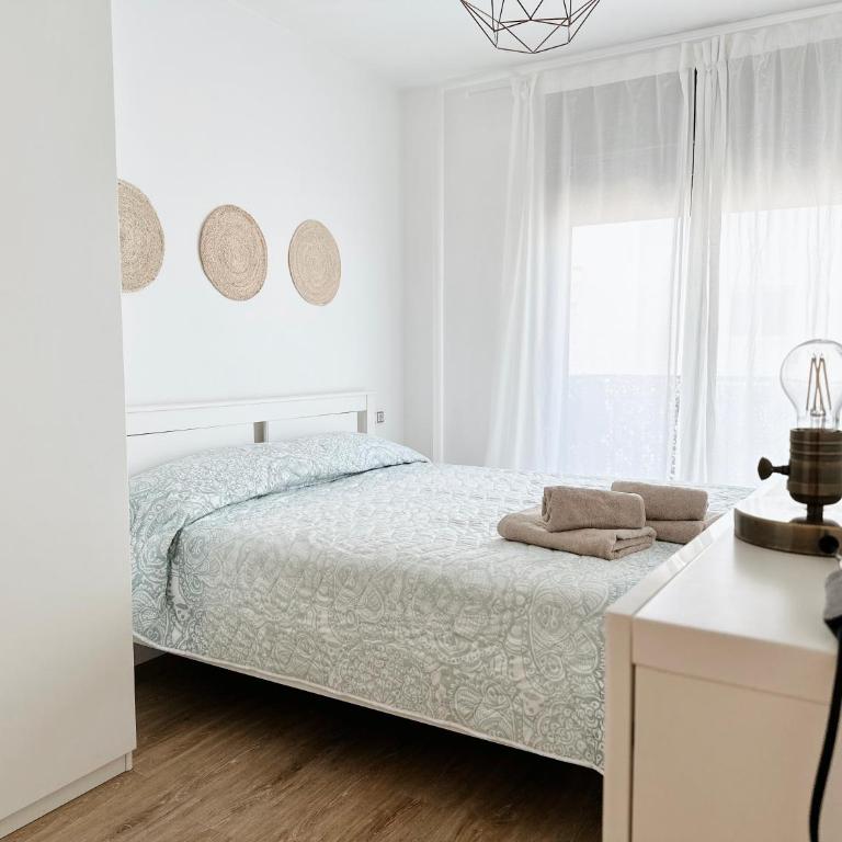 Ático con Vistas al Mar a un Paso del Centro - Apartamento de 2 dormitorios - 50