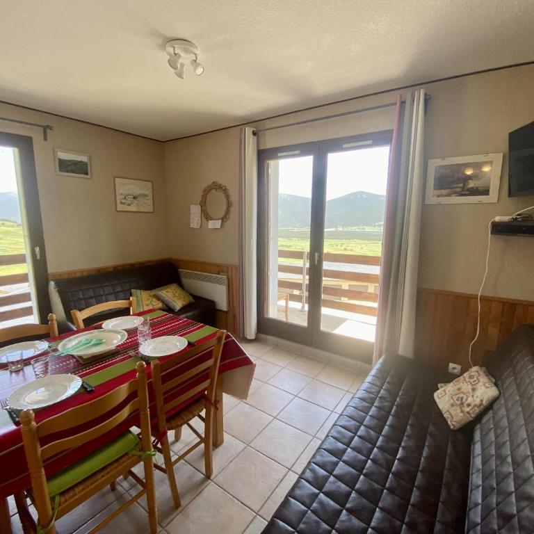 Studio Cabine 26m², 4 pers, proche commerces et pistes - FR-1-758-3 - Studio - 4