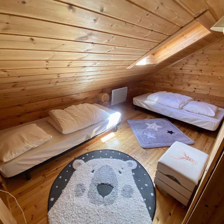 Les Angles : Haut de Chalet 100m², Sauna, 6 Pers - FR-1-758-11 - Apartment - 8