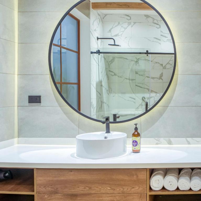 Wanderlot - Hotel Plaza Central - Habitación Doble con baño privado - 6