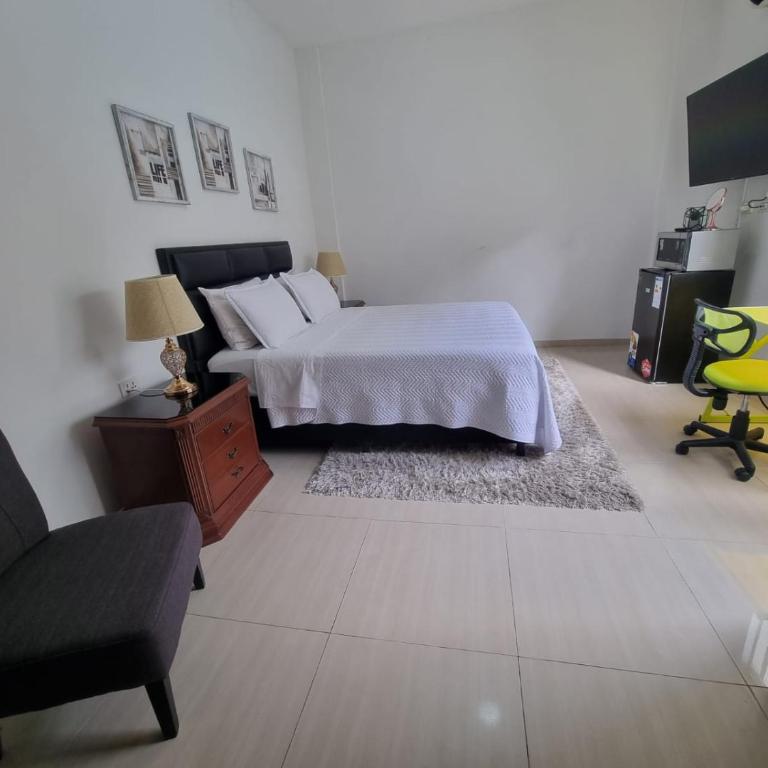 Tourist House - Habitación Doble con baño privado - 1 o 2 camas - 13