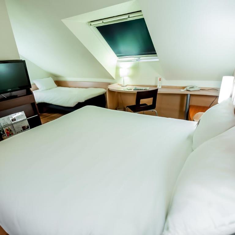 ibis Vannes - Chambre Standard avec 1 Lit Double et 1 Lit Simple - 3