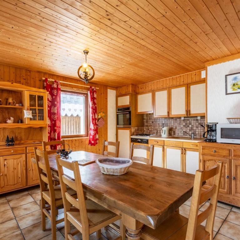 Charmant Appartement 2 Pièces aux Gets - 6 Pers, Proche Centre, Terrasse, Casier à Ski - FR-1-671-22 - Appartamento - 1