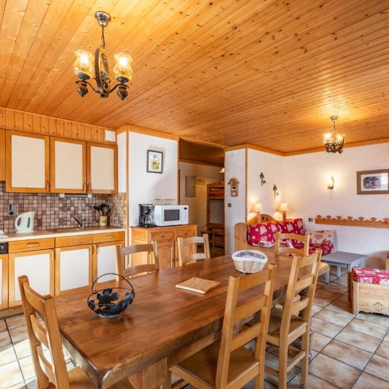Charmant Appartement 2 Pièces aux Gets - 6 Pers, Proche Centre, Terrasse, Casier à Ski - FR-1-671-22 - Appartamento - 3