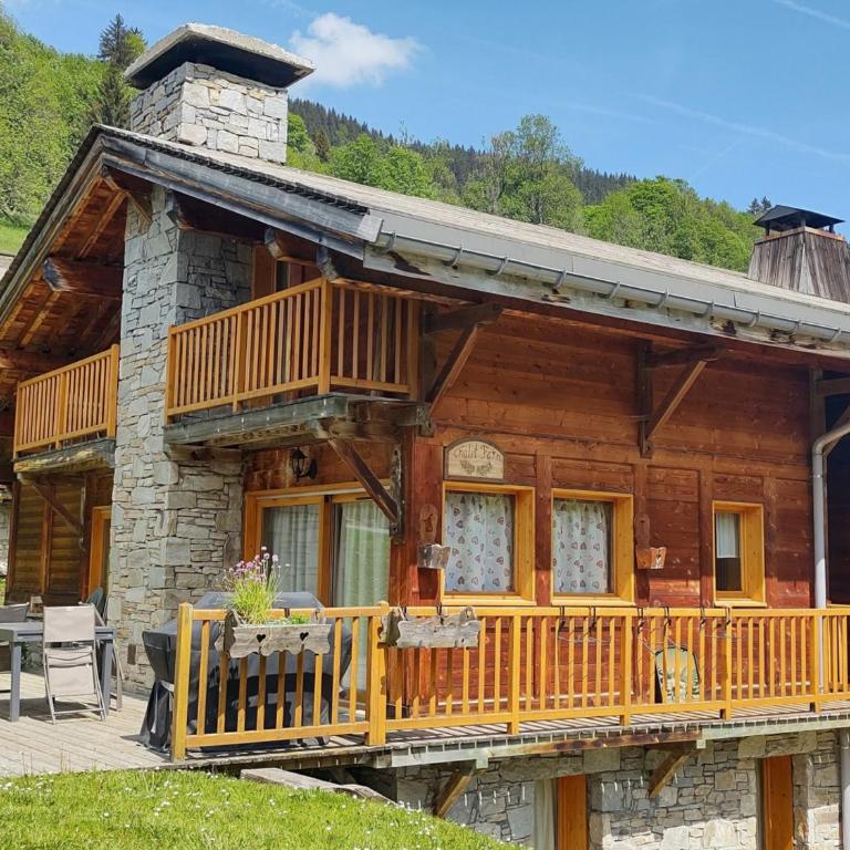 Chalet spacieux avec sauna, 4 chambres et Wi-Fi - FR-1-671-50 - Chalet - 1