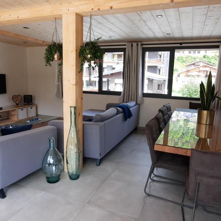 Chalet Luxueux aux Gets avec Jacuzzi, Proche des Pistes et du Centre, Idéal Familles et Groupes - FR-1-671-122 - Appartamento - 1