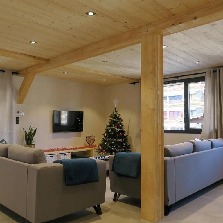 Chalet Luxueux aux Gets avec Jacuzzi, Proche des Pistes et du Centre, Idéal Familles et Groupes - FR-1-671-122 - Appartamento - 3
