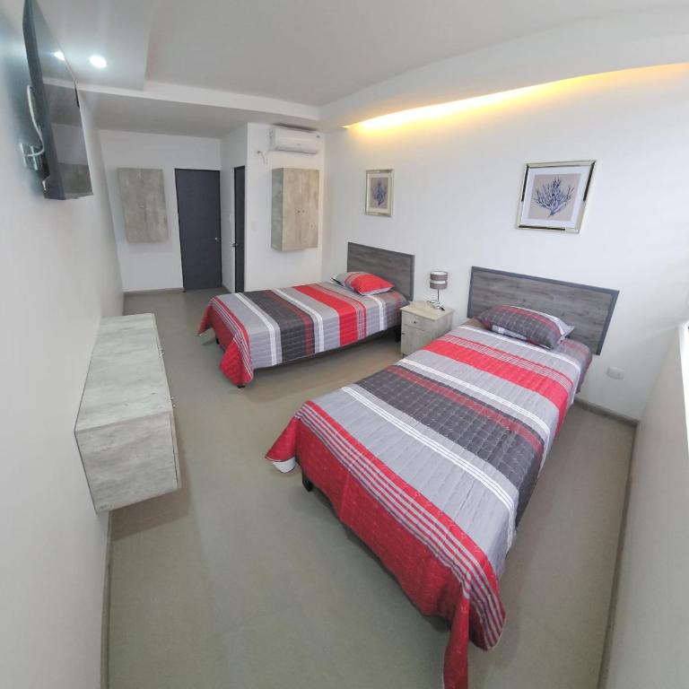 Hotel Regata - Twin Room with Private Bathroom - 3