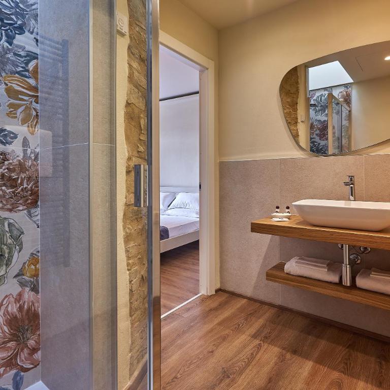Croce di mezzo - Appartamento con 2 Camere da Letto - 9