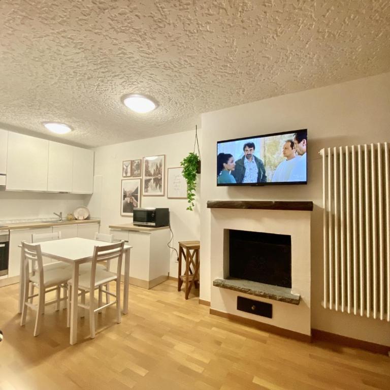 La Finestra sul Brenta with FREE AND PRIVATE CAR PARK IN MAD di CAMPIGLIO CIPAT O22233-AT-O13262 - Appartamento - 4