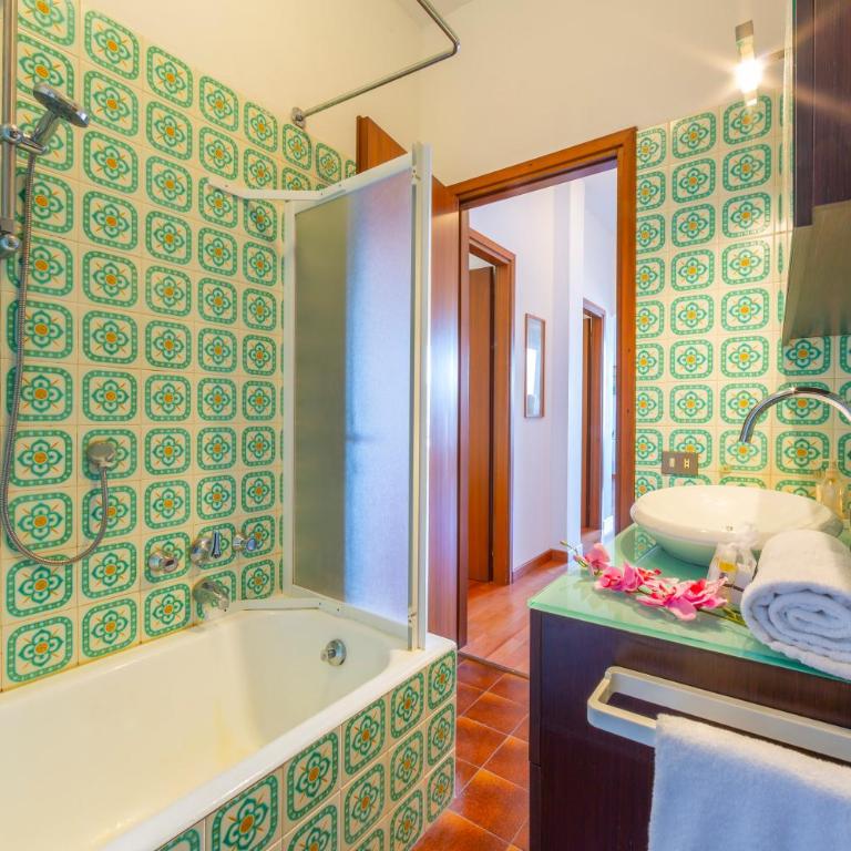 La Rosa Dei Venti Lake View Terrace - Happy Rentals - Two-Bedroom Apartment - 9