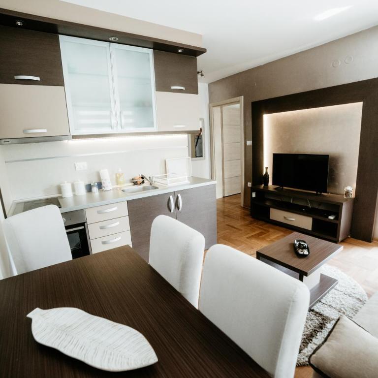 Apartman Ksenija - One-Bedroom Apartment - 1