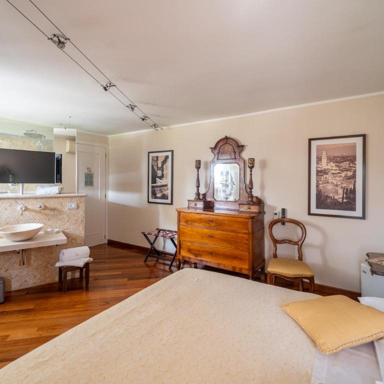 Madonna Villa Baietta - Standard Double Room - 4