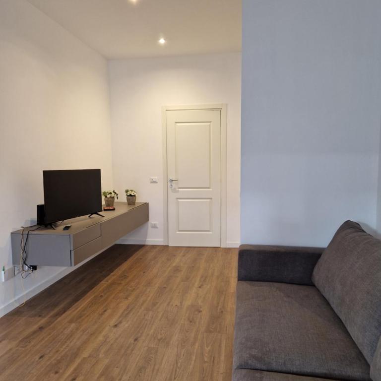 SPRING APARTMENTS - One-Bedroom Apartment - 4