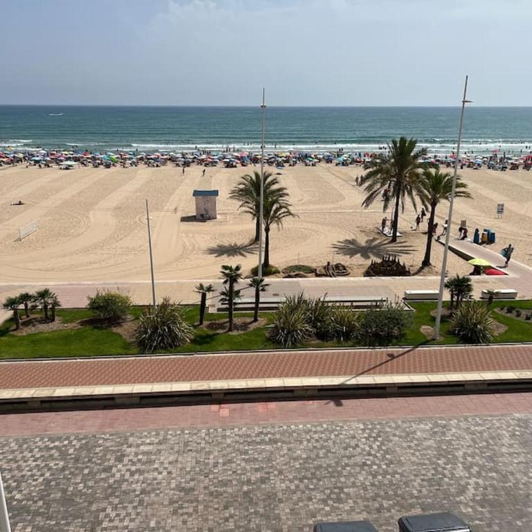 Apartamento 1ª Línea de Playa - Con Piscina y Parking - Apartamento de 2 dormitorios - 5