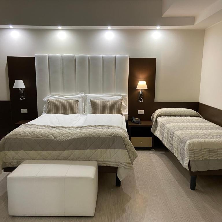International Beach Hotel - Camera King Standard - 2