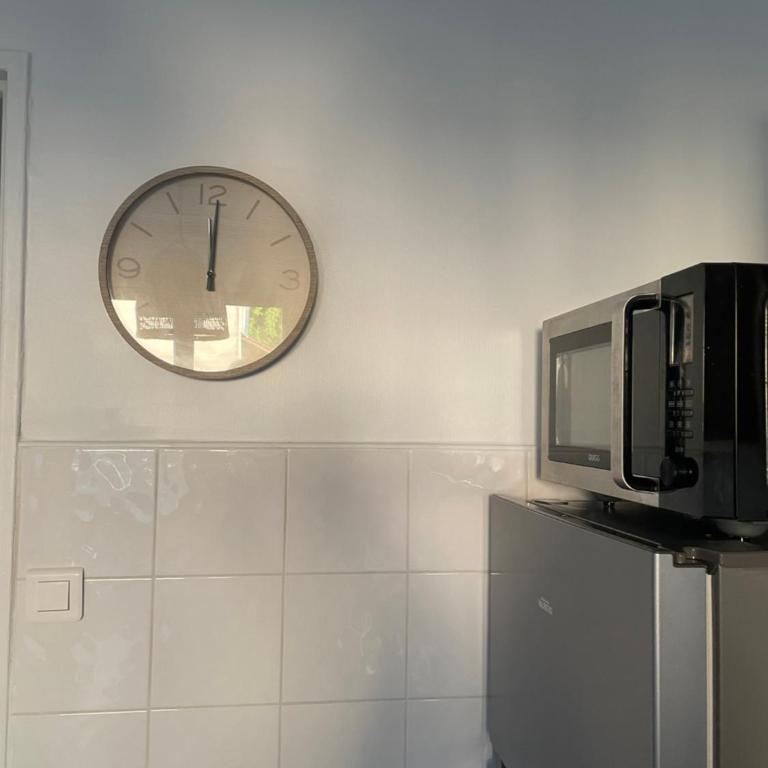 50 m2 T2 au calme, lumineux, confortable, cosy, climatisé, privatif avec parking gratuit et terrasse - Maison 1 Chambre - 14