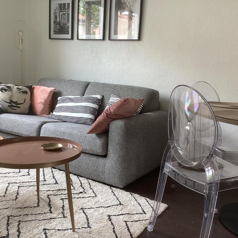 50 m2 T2 au calme, lumineux, confortable, cosy, climatisé, privatif avec parking gratuit et terrasse - Maison 1 Chambre - 8