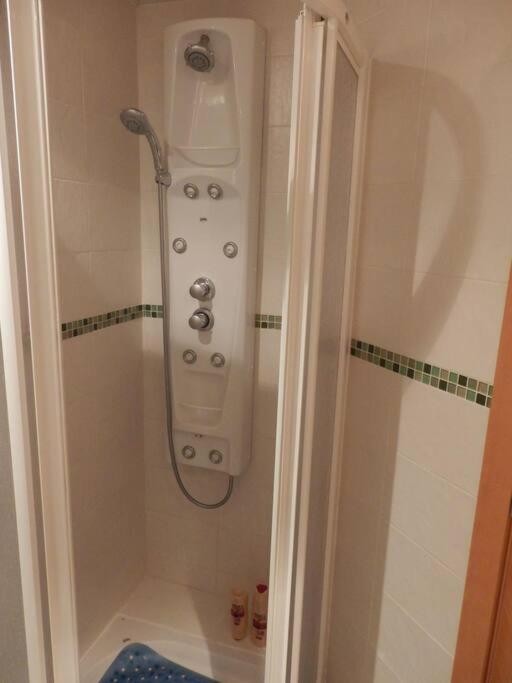 Precioso apartamento en complejo residencial con piscina,barbacoa y pista de padel. - Apartamento de 2 dormitorios - 8