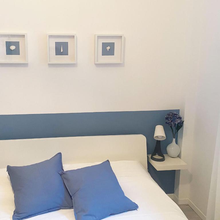 BEAUTIFUL renovated apartment ,NEXT TO THE BEACH ! AIR-C, FREE PARKING! - Appartement 1 Chambre - 9