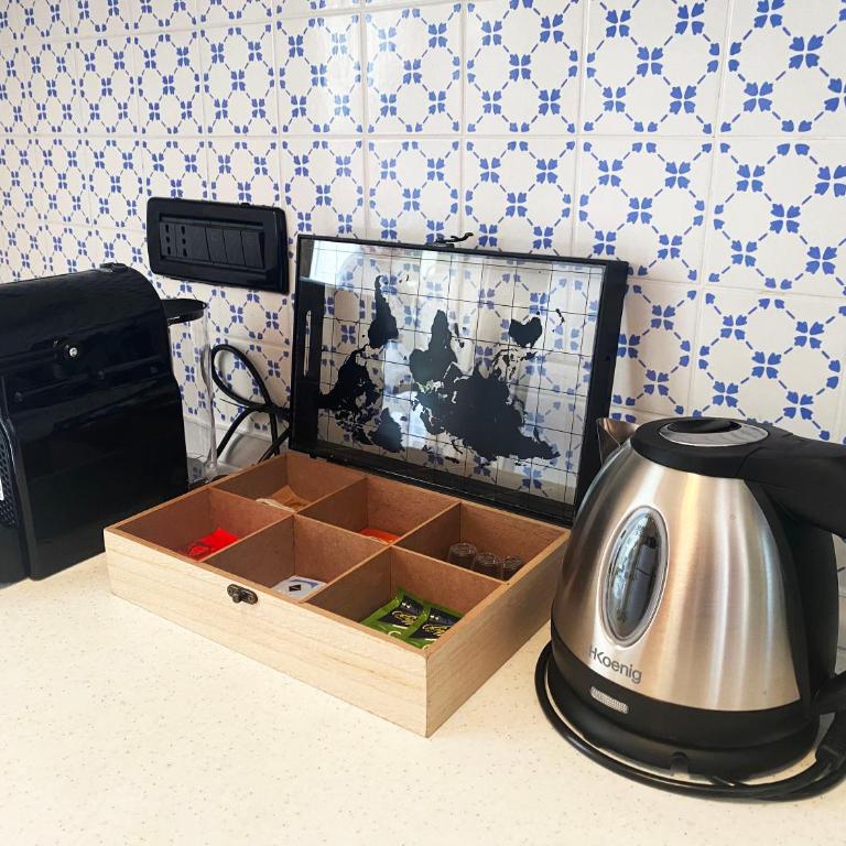 BEAUTIFUL renovated apartment ,NEXT TO THE BEACH ! AIR-C, FREE PARKING! - Appartement 1 Chambre - 4