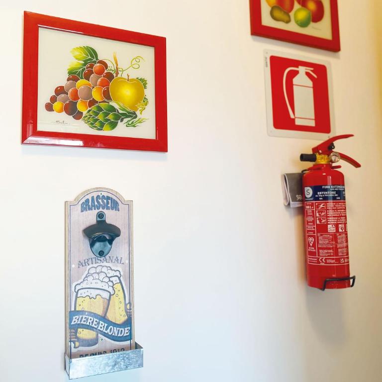 BEAUTIFUL renovated apartment ,NEXT TO THE BEACH ! AIR-C, FREE PARKING! - Appartement 1 Chambre - 5