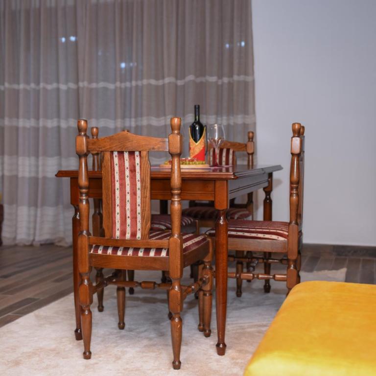 Highlander guesthouse - Two-Bedroom House - 23